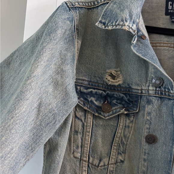 GAP Classic Blue Denim Jacket - Picture 2 of 4